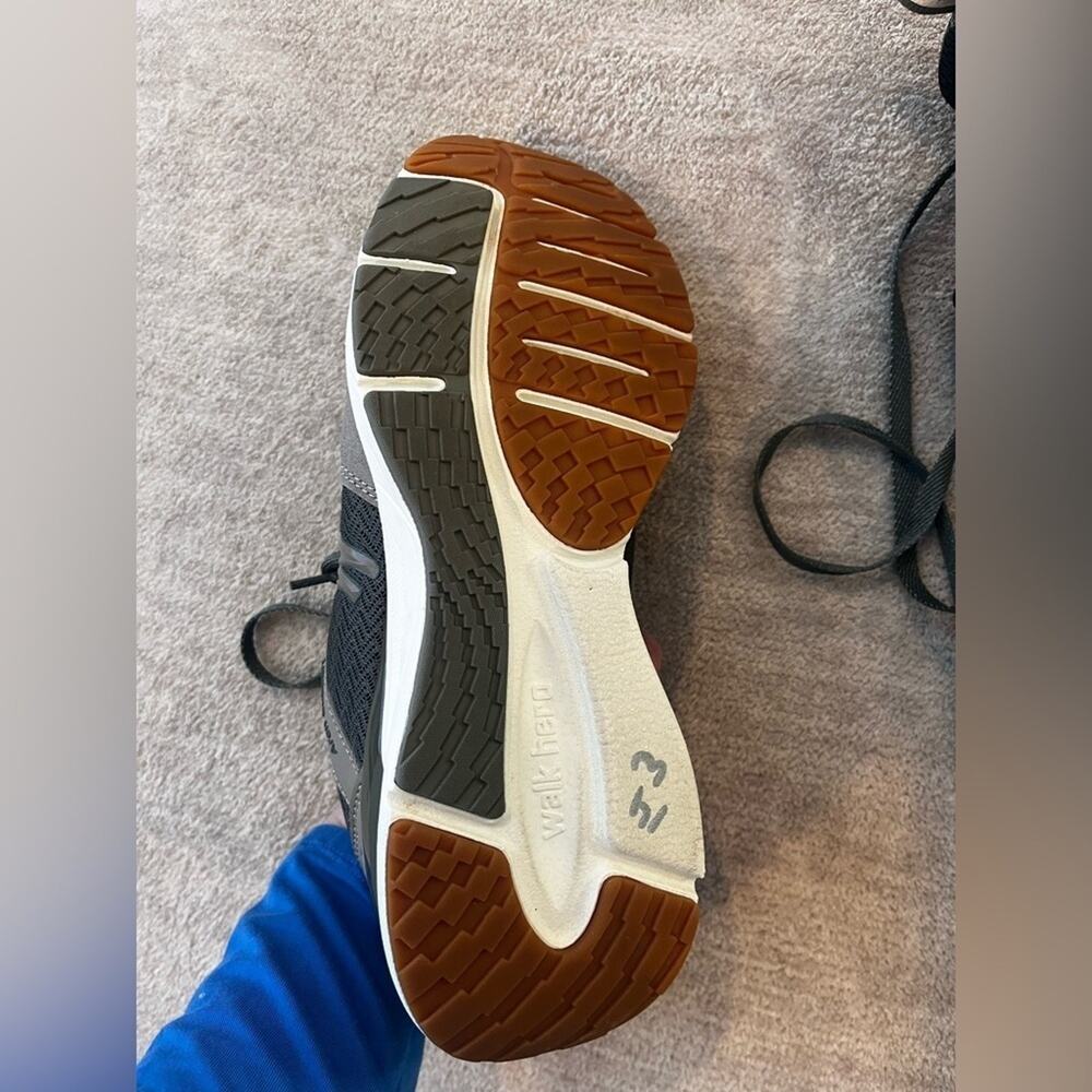 Men's Mesh Arch Support Sneaker 8 - Picture 7 of 9